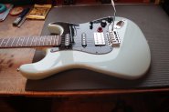 WARMOTH Stratocaster-12.jpg