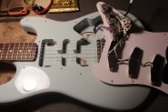 WARMOTH Stratocaster-8.jpg