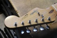 Squier by Fender 1984-1.jpg