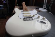 Squier by Fender 1984-4.jpg