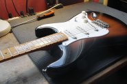 F. SQIUER Stratocaster-3.jpg