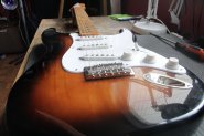 F. SQIUER Stratocaster-5.jpg