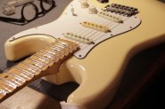 Fender JAPAN Yngwie Malmsteen-3.jpg