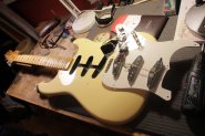 Fender JAPAN Yngwie Malmsteen-11.jpg