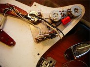 F.strat RE57 1982-17.jpg