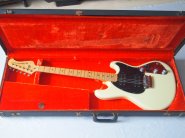 MusicMan-guitar-Stingray-1977.jpg