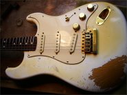 F.Strat80-4.JPG