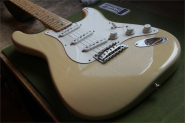 F.Strat CS 1993-11.jpg