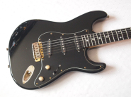 Schecter-strat-usa-1983.jpg