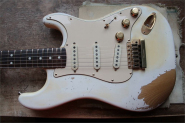 F.The STRAT82-22.jpg