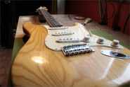 F.Strat72 N-19.jpg