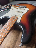 F.Strat 1984 E-3.jpg