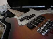 Продаю бас FENDER American Deluxe Precision (USA) РЕДКАЯ юбилейная модель !!!!! 368614-12