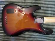 Продаю бас FENDER American Deluxe Precision (USA) РЕДКАЯ юбилейная модель !!!!! 368633-18