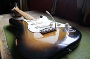 Fender AVRI '57 2005-99.jpg